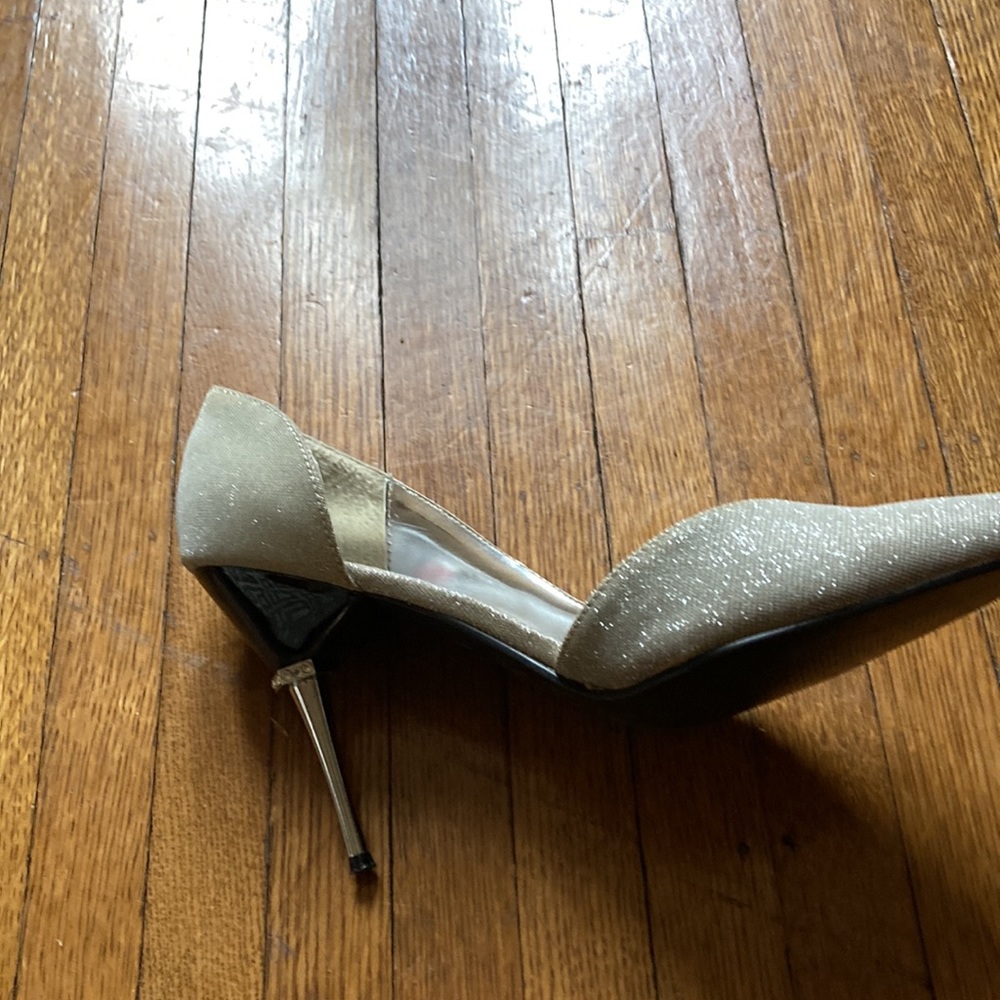 Used shoes - Picture 2 of 2